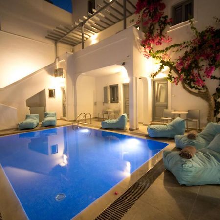 Markakis Studios Fira Town Luaran gambar