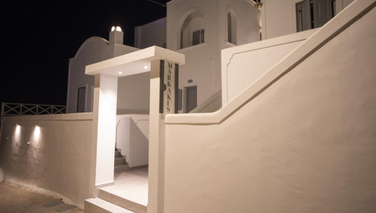 Markakis Studios Fira Town Luaran gambar
