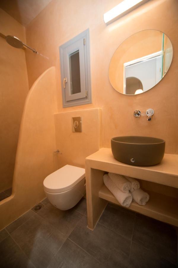 Markakis Studios Fira Town Luaran gambar
