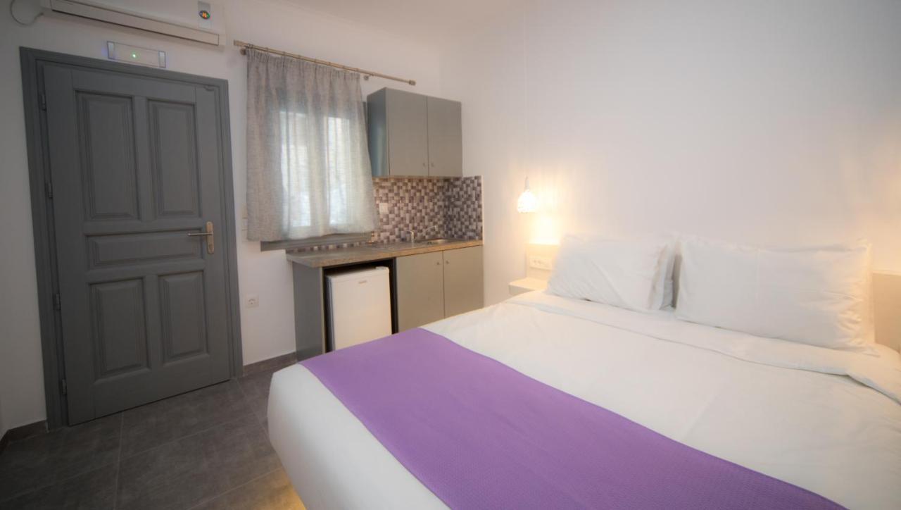Markakis Studios Fira Town Luaran gambar