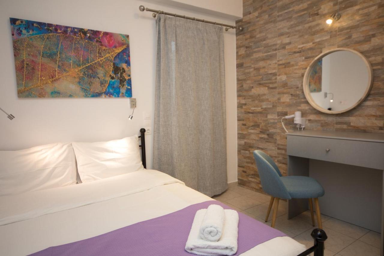 Markakis Studios Fira Town Luaran gambar